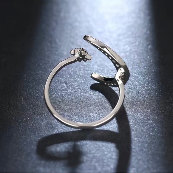 Silver Crescent Moon & Star Resizeable Ring - Picture 5 of 5